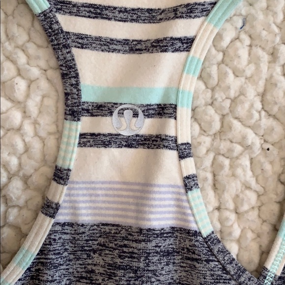Lululemon cool racerback tank size 4 - Picture 3 of 3